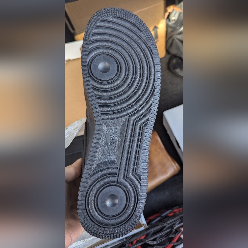 Nike Airforce 1s - Picture 2 of 4